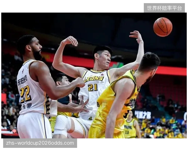 本赛季CBA呈现出更均衡的竞争格局，多支球队崛起加剧了季后赛的争夺。